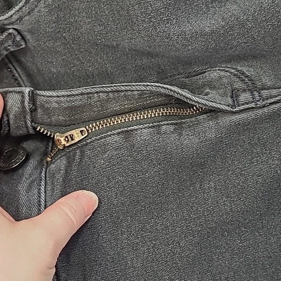 Maurices SZ Large Short Jeans Jeggings Black Distressed Denim High Rise Goth - Picture 11 of 13